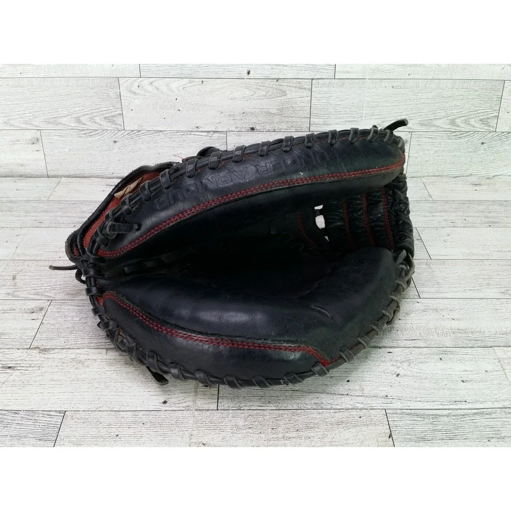 Under Armour Youth Catchers Mitt RHT UACM-100A Black Red Stitch Baseball Glove